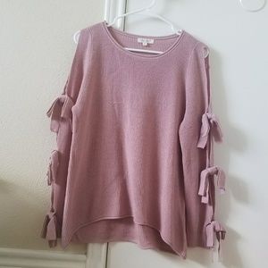 Sweater with sleeve detail
